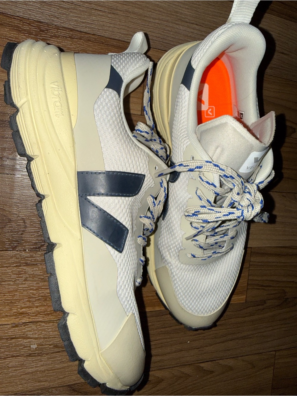 Veja women  Sneakers in Cream and Navy with Orange Insole